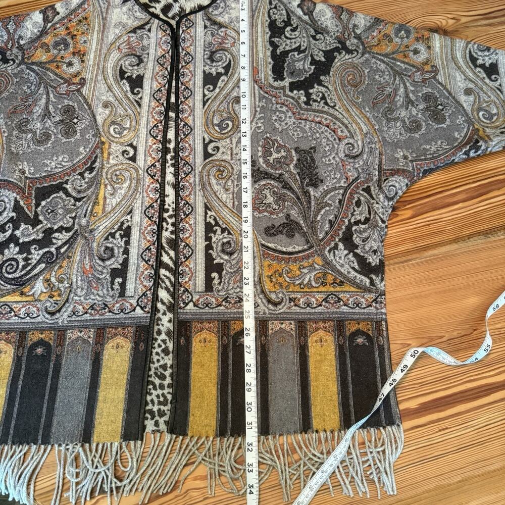 J. McLaughlin Gia‎ Cape Sz M/L 100% Wool Reversible Animal Print Fringe Party - Picture 12 of 13